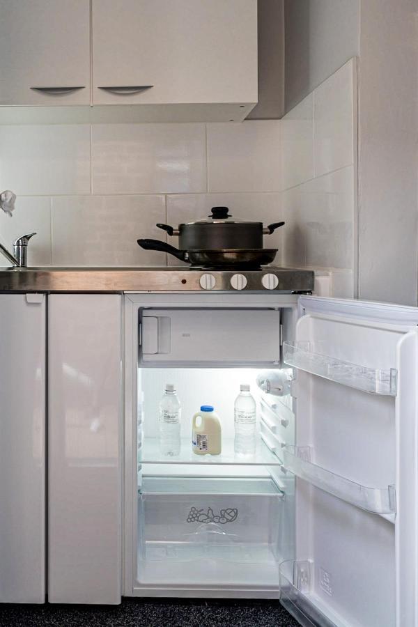 Luxury One Bedroom Guesthouse M6, Junction 10 Walsall Willenhall Exteriör bild