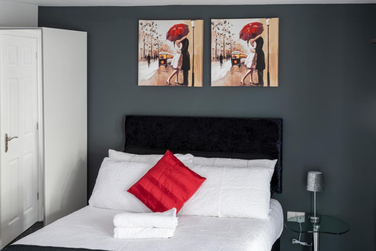 Luxury One Bedroom Guesthouse M6, Junction 10 Walsall Willenhall Exteriör bild