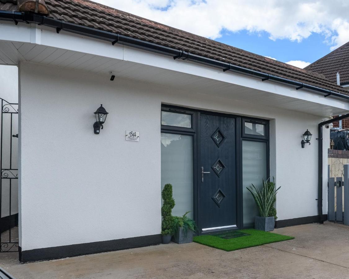 Luxury One Bedroom Guesthouse M6, Junction 10 Walsall Willenhall Exteriör bild