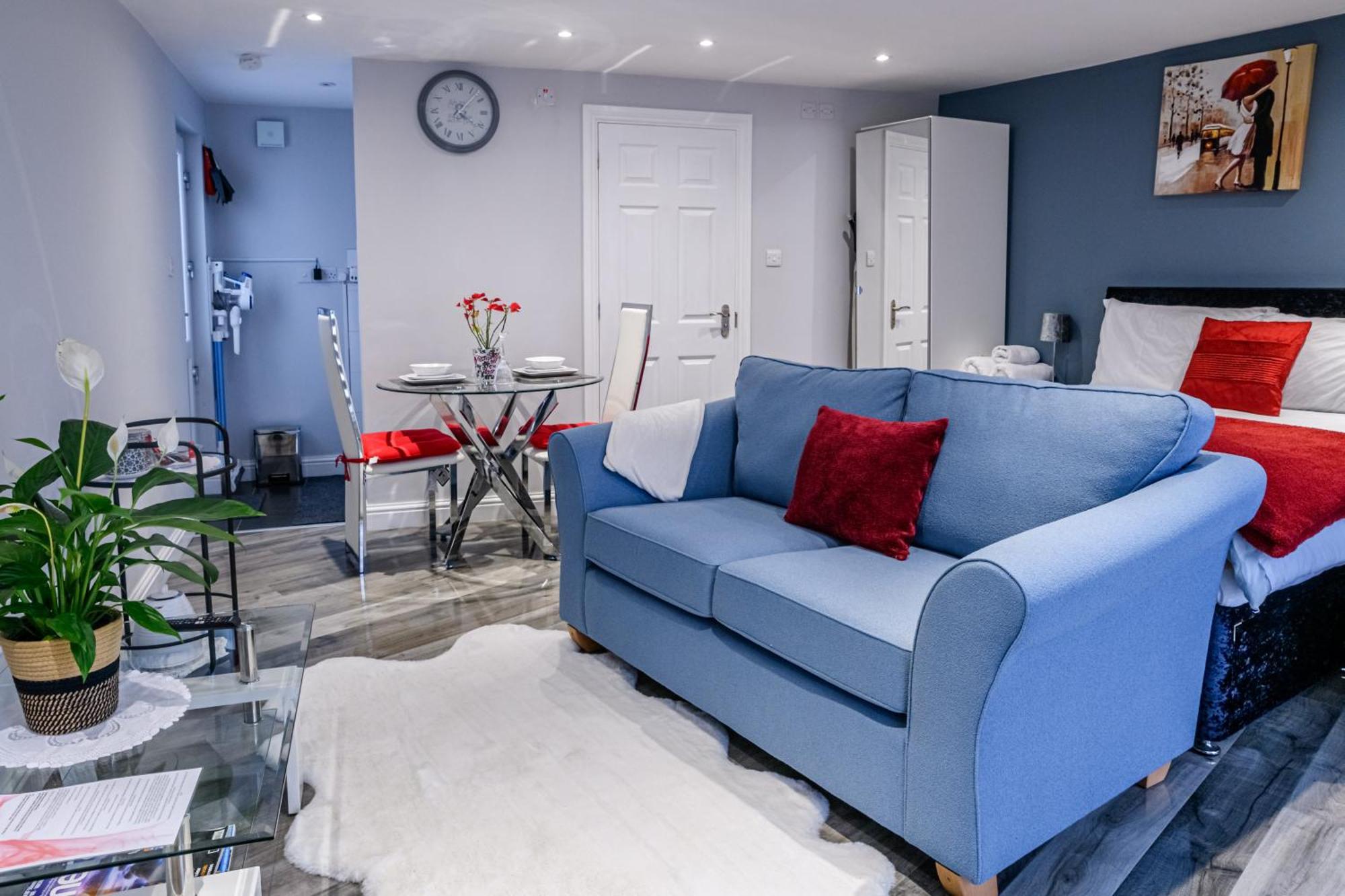 Luxury One Bedroom Guesthouse M6, Junction 10 Walsall Willenhall Exteriör bild